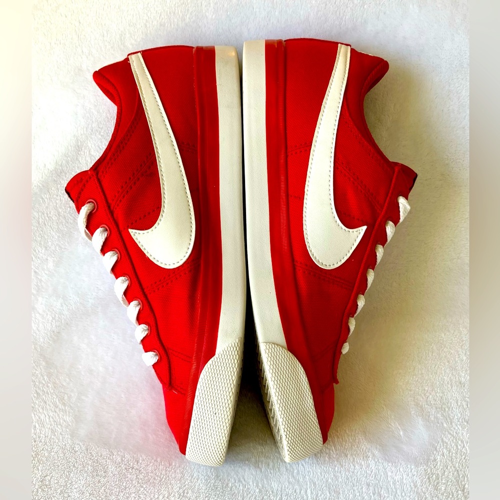 Nike Low Top Shoes Size 9 Court Red Clay White